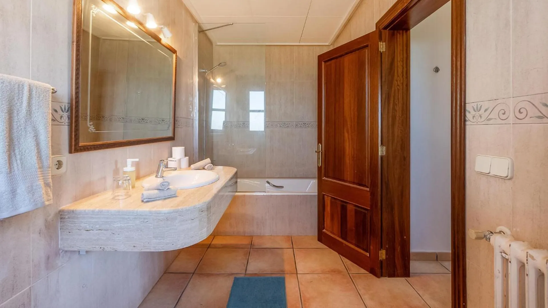 Stunning Home In Manacor