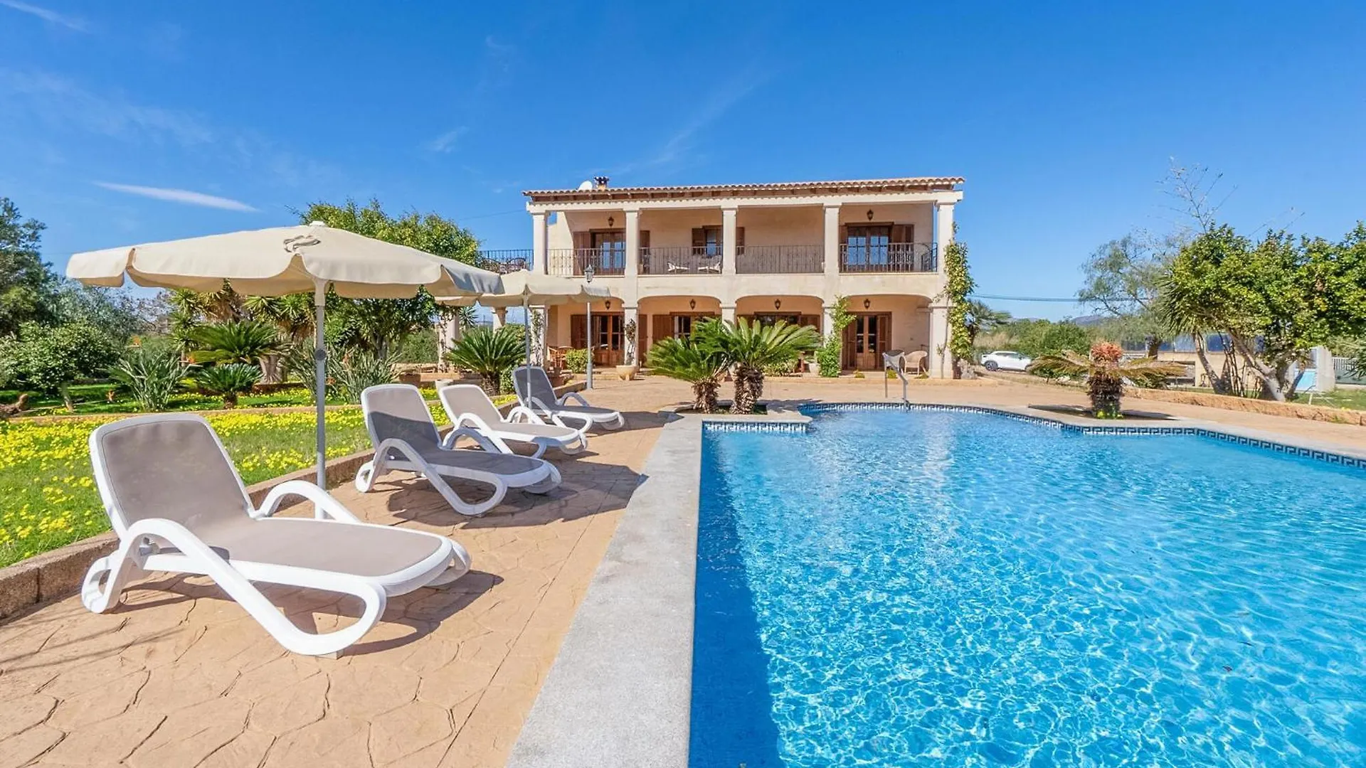 Stunning Home In Manacor